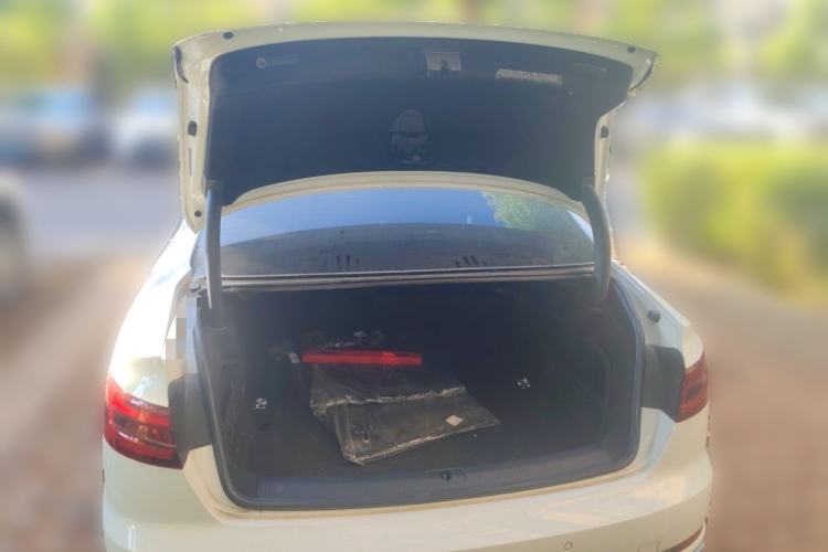 Used Audi A4L 2018 30th Anniversary Edition 40 TFSI Fashion Model Trunk