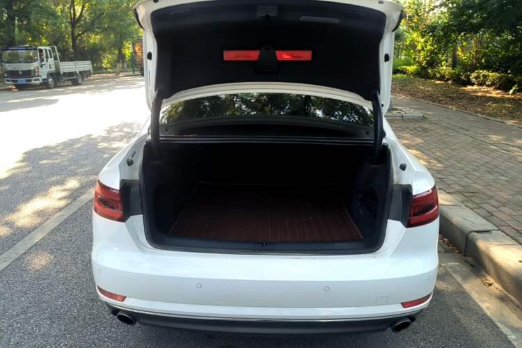 Used Audi A4L 2018 30th Anniversary Edition 40 TFSI Trendy Model Trunk