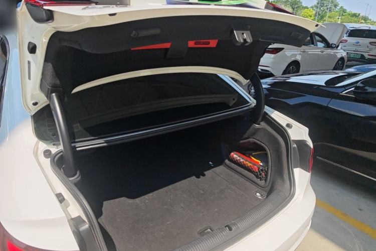 Used Audi A4L 2018 30th Anniversary Edition 40 TFSI Trendy Model Trunk