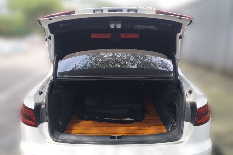 Used Audi A4L 2018 30th Anniversary Edition 40 TFSI Fashion Model Trunk