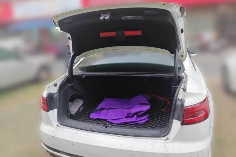 Used Audi A4L 2018 30th Anniversary Edition 40 TFSI Fashion Model Trunk