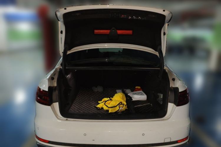 Used Audi A4L 2018 30th Anniversary Edition 40 TFSI Fashion Model Trunk