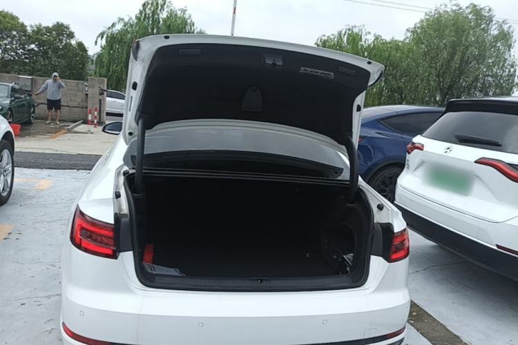 Used Audi A4L 2018 30th Anniversary Edition 40 TFSI Fashion Model Trunk