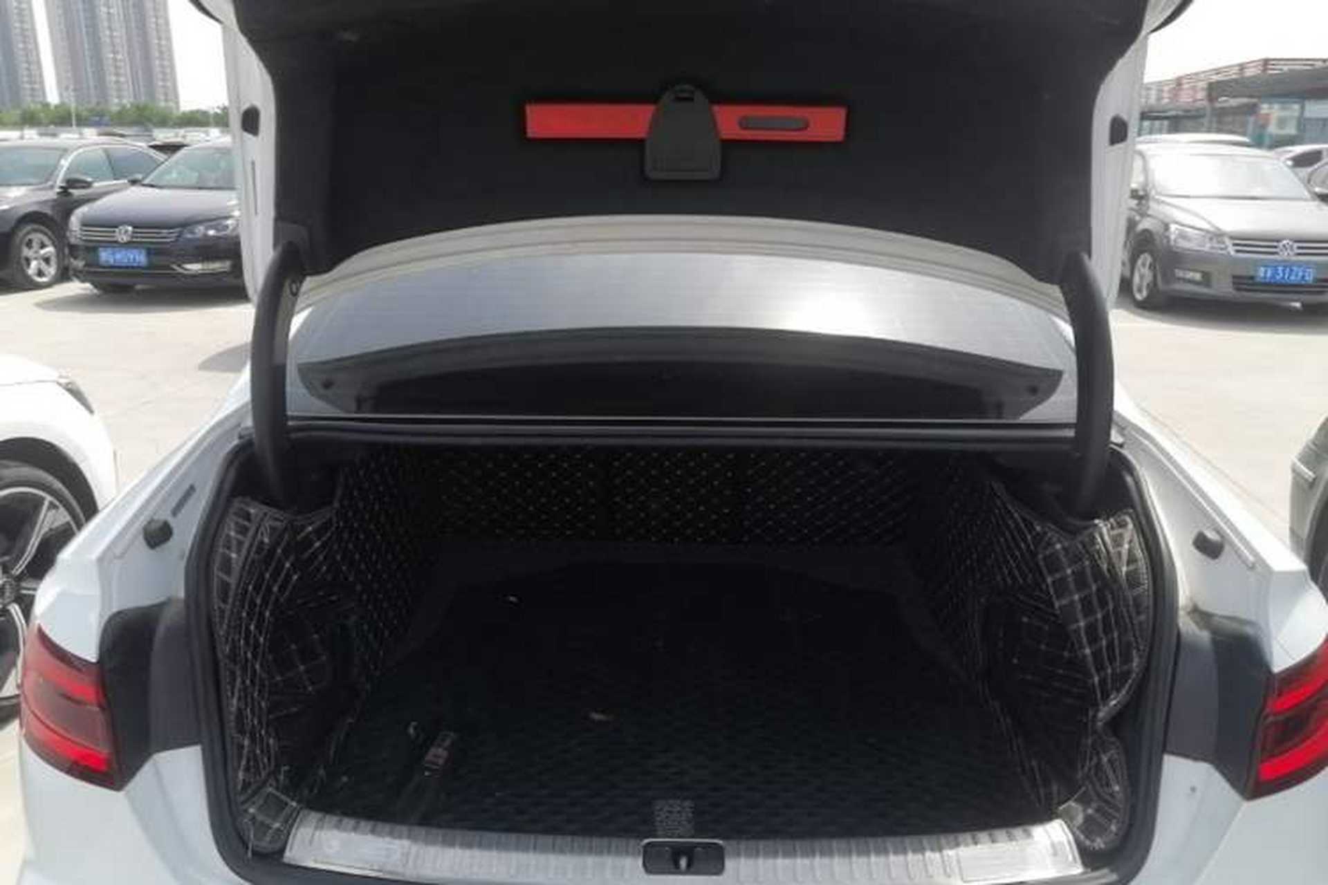 Used Audi A4L 2018 30th Anniversary Edition 40 TFSI Fashion Model Trunk