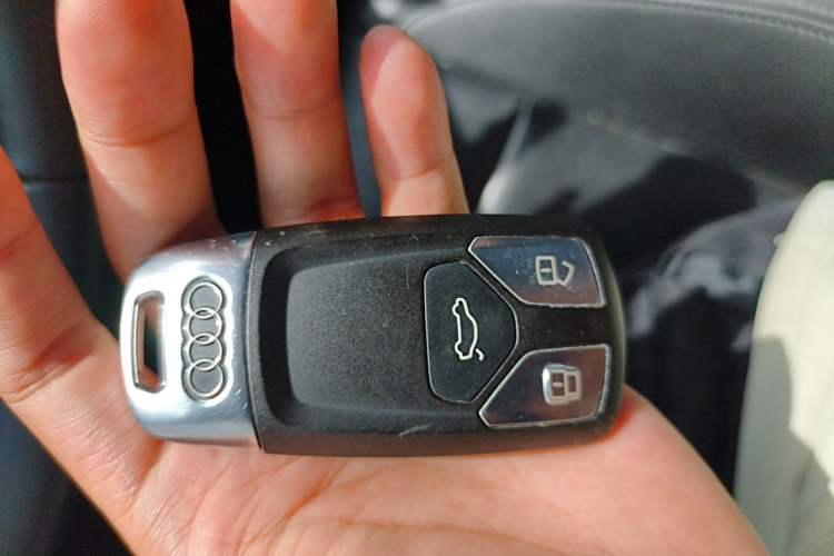 Used Audi A4L 2018 30th Anniversary Edition 40 TFSI Trendy Model Vehicle Key