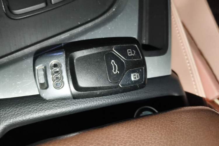 Used Audi A4L 2018 30th Anniversary Edition 40 TFSI Fashion Model Vehicle Key