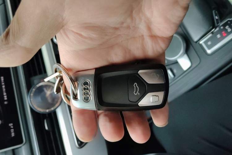 Used Audi A4L 2018 30th Anniversary Edition 40 TFSI Fashion Model Vehicle Key