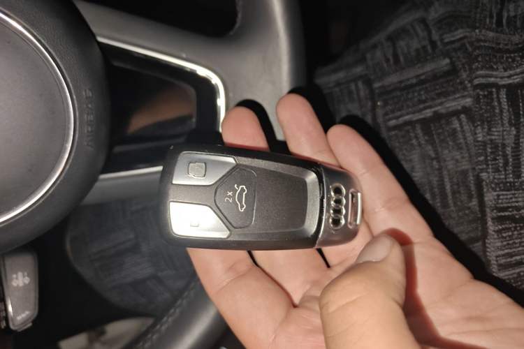 Used Audi A4L 2018 30th Anniversary Edition 40 TFSI Fashion Model Vehicle Key