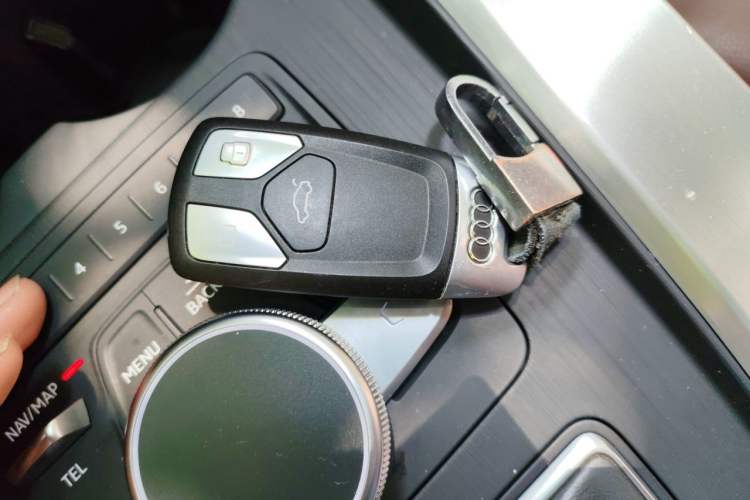 Used Audi A4L 2018 30th Anniversary Edition 40 TFSI Fashion Model Vehicle Key