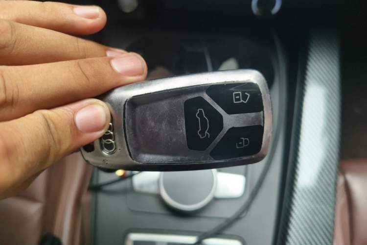 Used Audi A4L 2018 30th Anniversary Edition 40 TFSI Fashion Model Vehicle Key