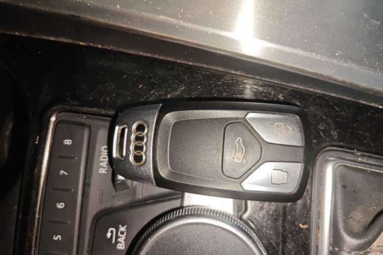 Used Audi A4L 2018 30th Anniversary Edition 40 TFSI Fashion Model Vehicle Key