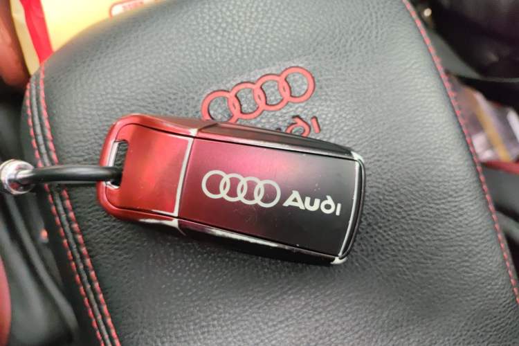 Used Audi A4L 2018 30th Anniversary Edition 40 TFSI Trendy Model Vehicle Key