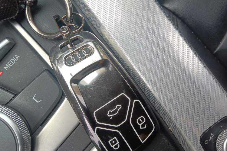 Used Audi A4L 2018 30th Anniversary Edition 40 TFSI Trendy Model Vehicle Key