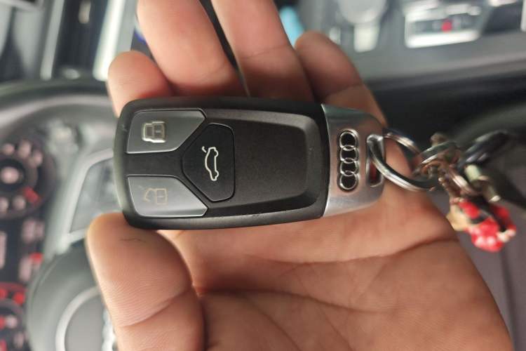 Used Audi A4L 2018 30th Anniversary Edition 40 TFSI Fashion Model Vehicle Key