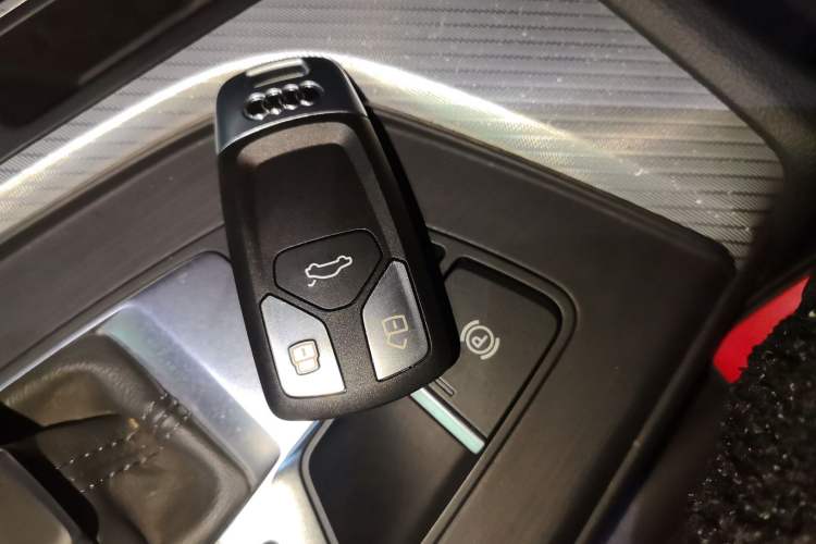 Used Audi A4L 2018 30th Anniversary Edition 40 TFSI Fashion Model Vehicle Key