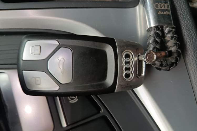 Used Audi A4L 2018 30th Anniversary Edition 40 TFSI Fashion Model Vehicle Key