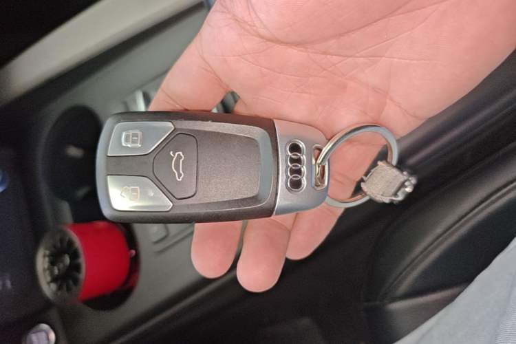Used Audi A4L 2018 30th Anniversary Edition 40 TFSI Trendy Model Vehicle Key