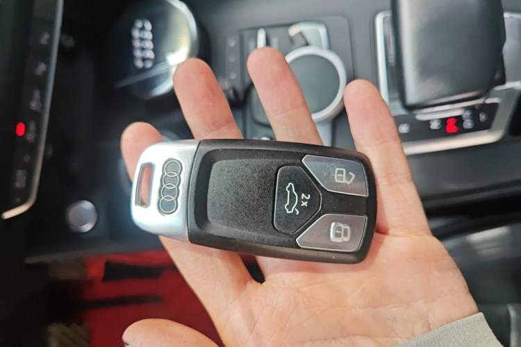 Used Audi A4L 2018 30th Anniversary Edition 40 TFSI Fashion Model Vehicle Key