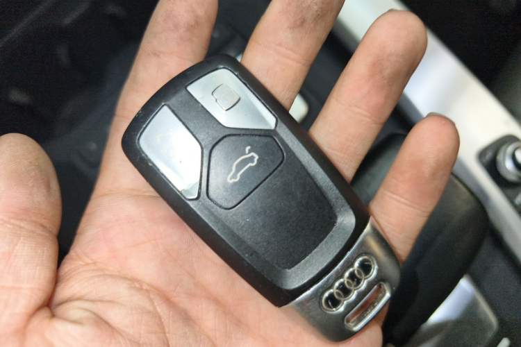 Used Audi A4L 2018 30th Anniversary Edition 40 TFSI Fashion Model Vehicle Key