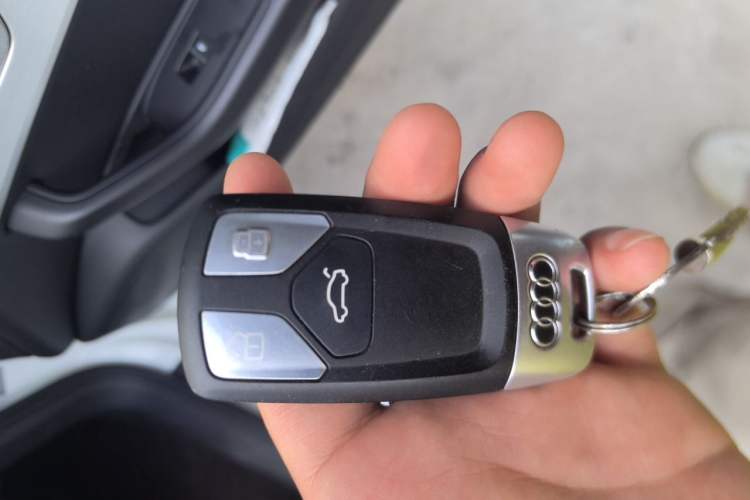 Used Audi A4L 2018 30th Anniversary Edition 40 TFSI Fashion Model Vehicle Key