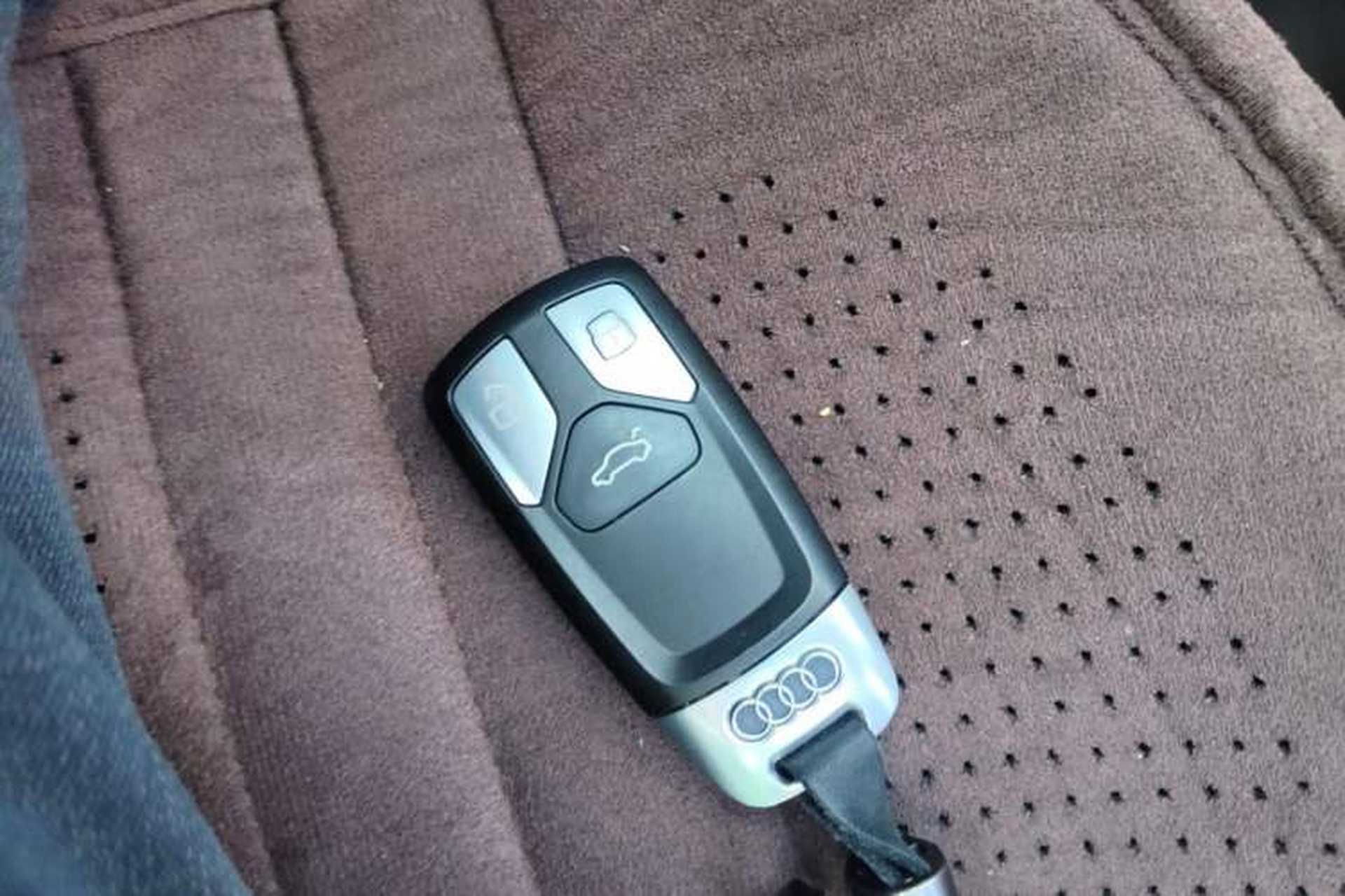 Used Audi A4L 2018 30th Anniversary Edition 40 TFSI Fashion Model Vehicle Key