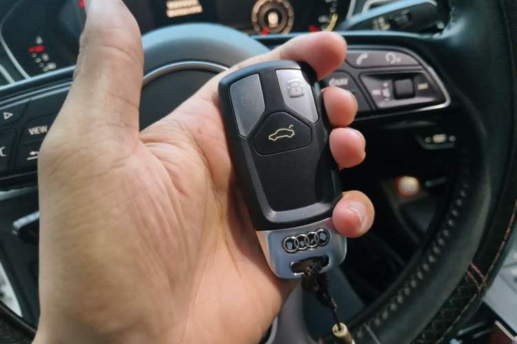 Used Audi A4L 2018 30th Anniversary Edition 40 TFSI Fashion Model Vehicle Key