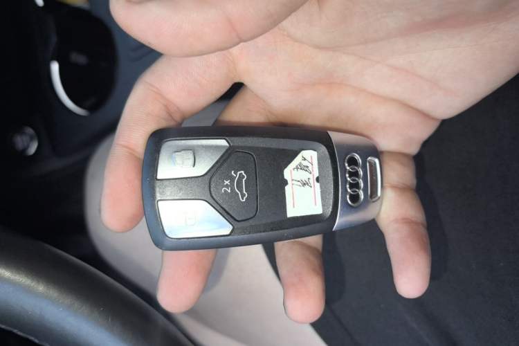 Used Audi A4L 2018 30th Anniversary Edition 40 TFSI Fashion Model Vehicle Key