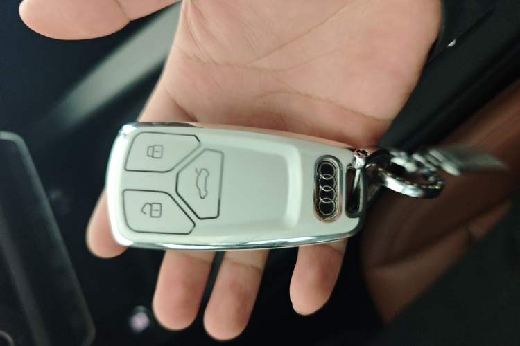 Used Audi A4L 2018 30th Anniversary Edition 40 TFSI Trendy Model Vehicle Key