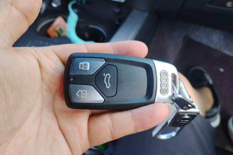 Used Audi A4L 2018 30th Anniversary Edition 40 TFSI Fashion Model Vehicle Key
