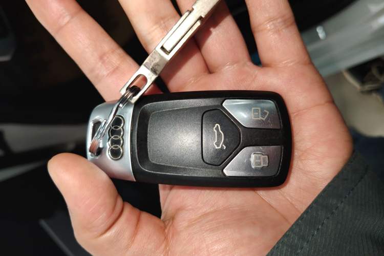 Used Audi A4L 2018 30th Anniversary Edition 40 TFSI Fashion Model Vehicle Key