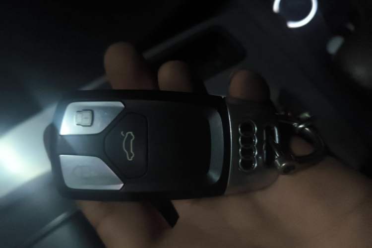 Used Audi A4L 2018 30th Anniversary Edition 40 TFSI Fashion Model Vehicle Key