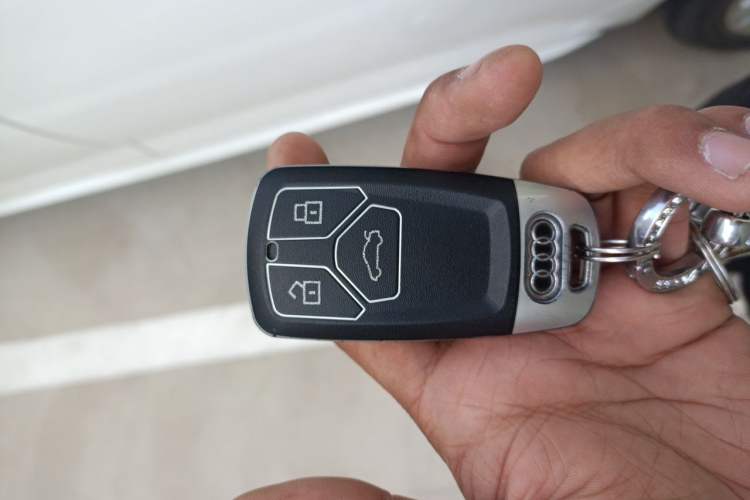 Used Audi A4L 2018 30th Anniversary Edition 40 TFSI Trendy Model Vehicle Key