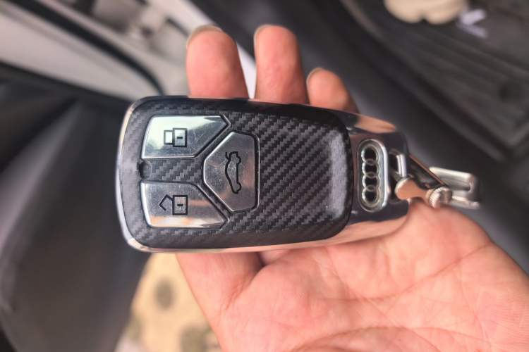 Used Audi A4L 2018 30th Anniversary Edition 45 TFSI quattro Sport model Vehicle Key