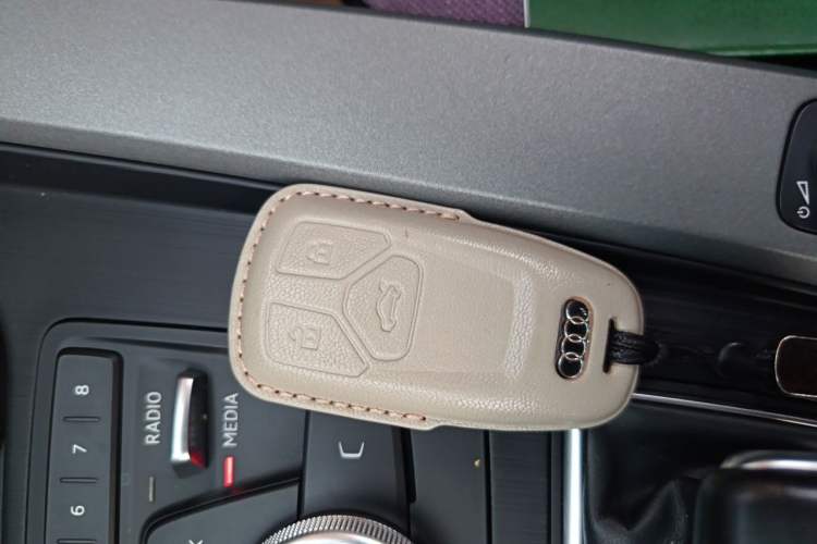 Used Audi A4L 2018 30th Anniversary Edition 40 TFSI Trendy Model Vehicle Key