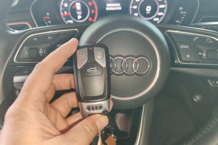 Used Audi A4L 2018 30th Anniversary Edition 40 TFSI Fashion Model Vehicle Key
