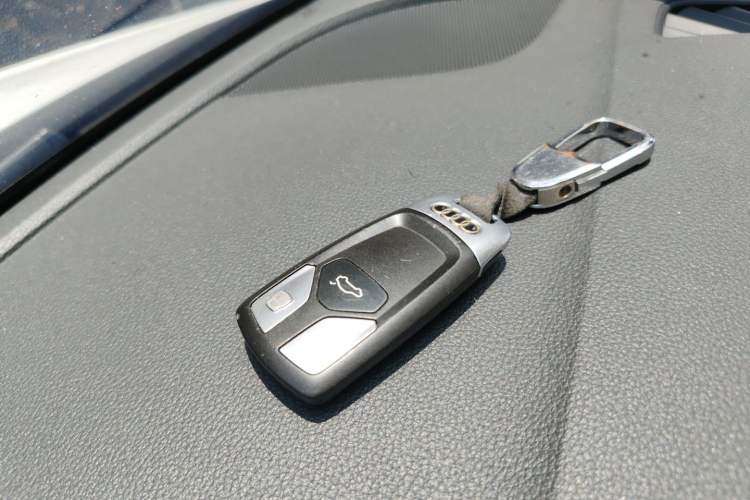 Used Audi A4L 2018 30th Anniversary Edition 45 TFSI quattro Individual Sport Edition Vehicle Key