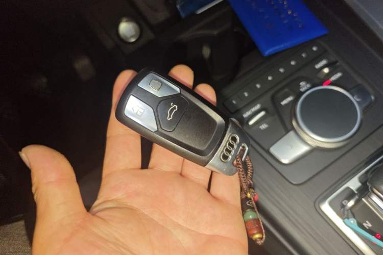 Used Audi A4L 2018 30th Anniversary Edition 40 TFSI Fashion Model Vehicle Key