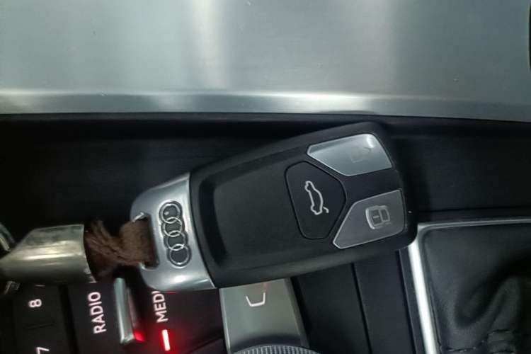 Used Audi A4L 2018 30th Anniversary Edition 40 TFSI Fashion Model Vehicle Key
