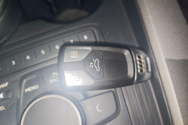 Used Audi A4L 2018 30th Anniversary Edition 40 TFSI Fashion Model Vehicle Key