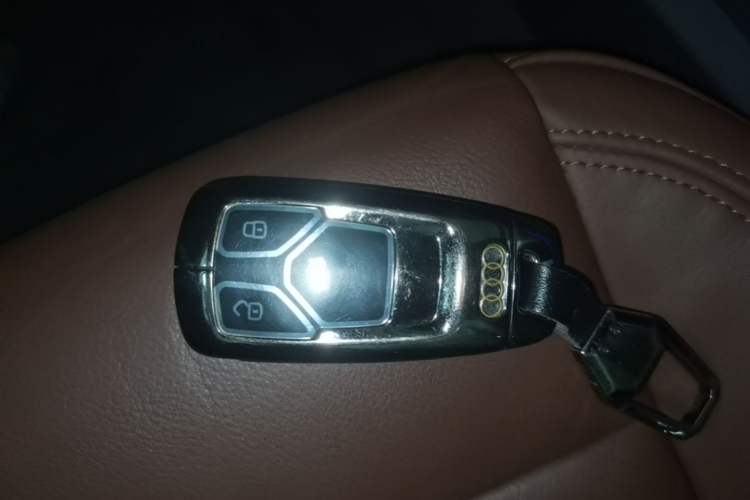 Used Audi A4L 2018 30th Anniversary Edition 40 TFSI Fashion Model Vehicle Key