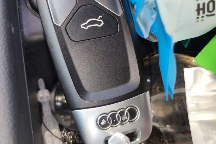 Used Audi A4L 2018 30th Anniversary Edition 40 TFSI Trendy Model Vehicle Key