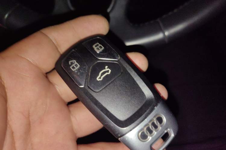 Used Audi A4L 2018 30th Anniversary Edition 40 TFSI Fashion Model Vehicle Key