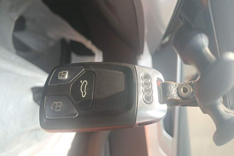 Used Audi A4L 2018 30th Anniversary Edition 40 TFSI Fashion Model Vehicle Key