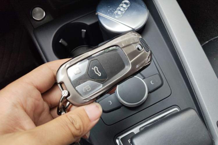Used Audi A4L 2018 30th Anniversary Edition 30 TFSI Ambition Model Vehicle Key