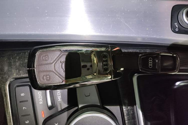 Used Audi A4L 2018 30th Anniversary Edition 40 TFSI Fashion Model Vehicle Key