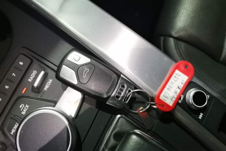 Used Audi A4L 2018 30th Anniversary Edition 40 TFSI Fashion Model Vehicle Key