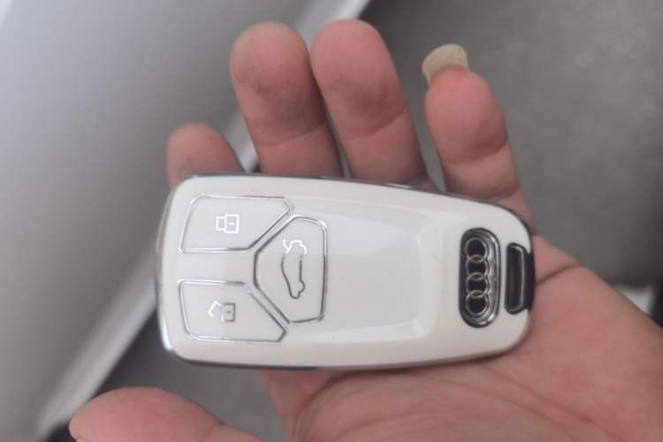 Used Audi A4L 2018 30th Anniversary Edition 40 TFSI Fashion Model Vehicle Key