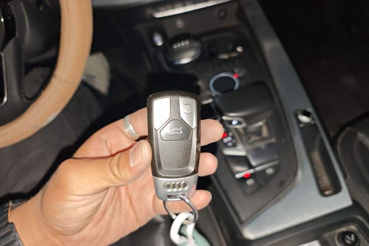 Used Audi A4L 2018 30th Anniversary Edition 40 TFSI Fashion Model Vehicle Key
