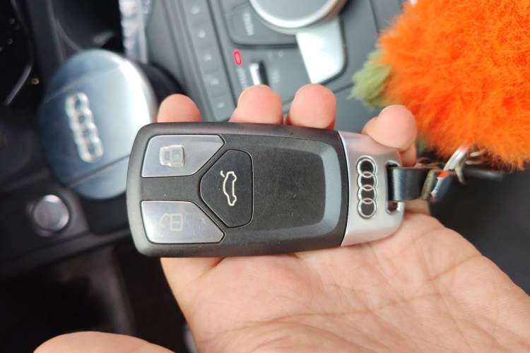 Used Audi A4L 2018 30th Anniversary Edition 40 TFSI Fashion Model Vehicle Key