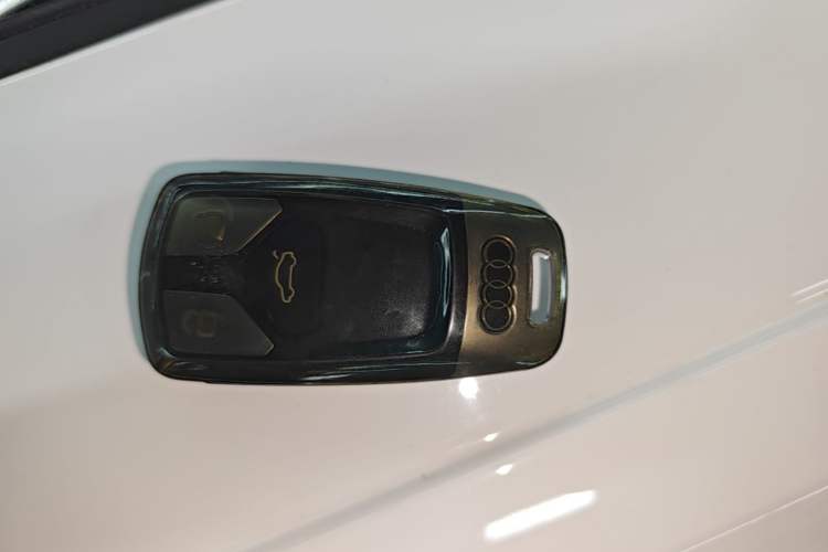 Used Audi A4L 2018 30th Anniversary Edition 40 TFSI Fashion Model Vehicle Key